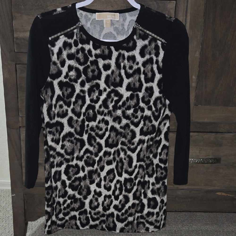 Michael Kors Small Gray Patterned Top